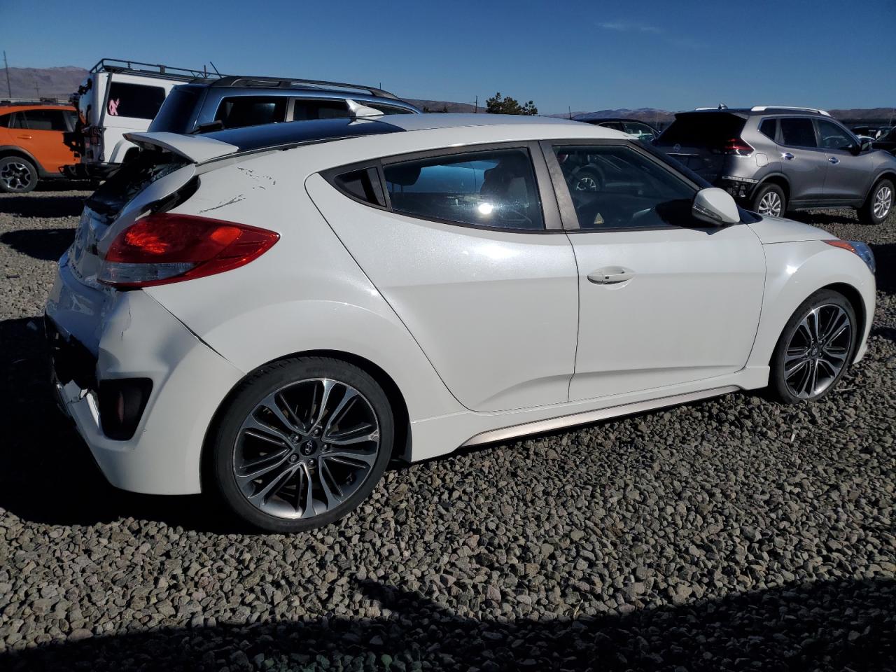 2016 Hyundai Veloster - Image 3