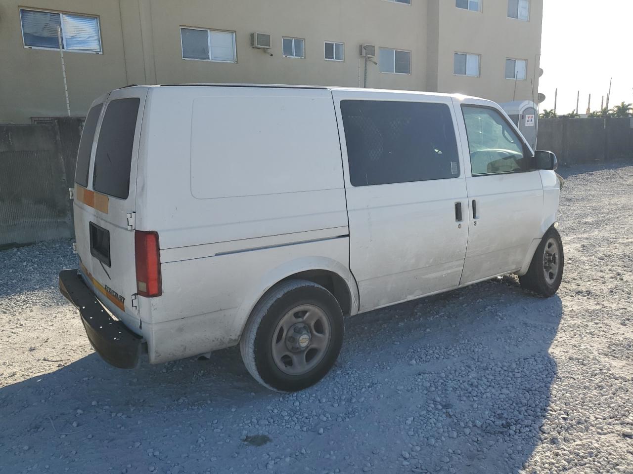 2005 Chevrolet Astro - Image 3