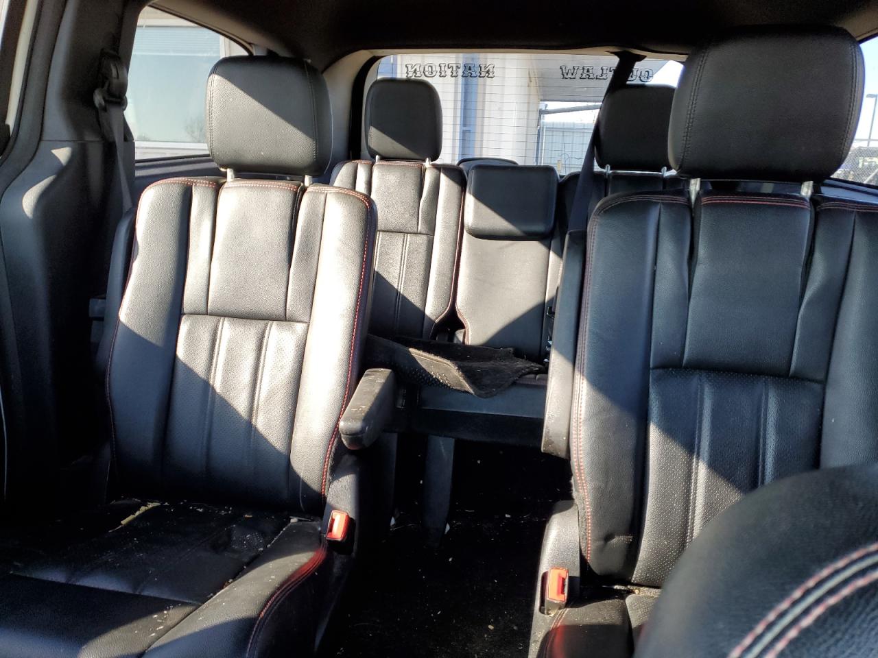 2016 Dodge Caravan - Image 10