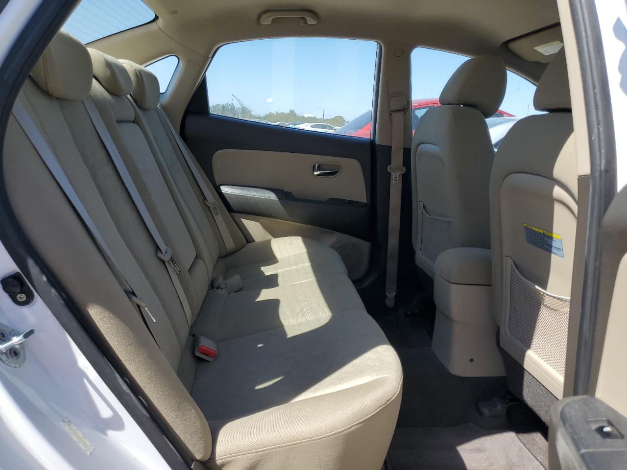 2010 Hyundai Elantra - Image 10