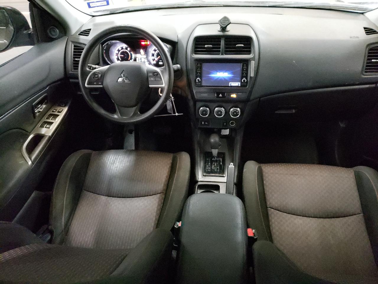 2019 Mitsubishi Outlander - Image 8
