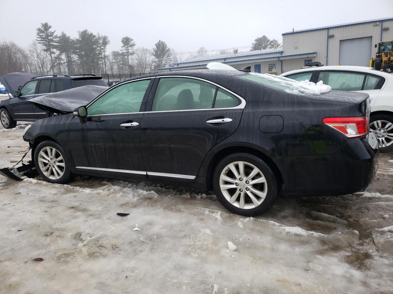 2011 Lexus ES - Image 2