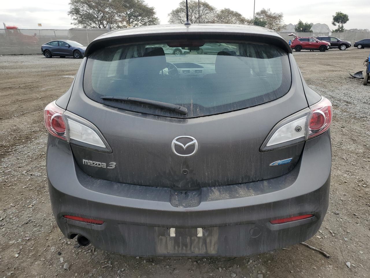 2013 Mazda 3 - Image 6
