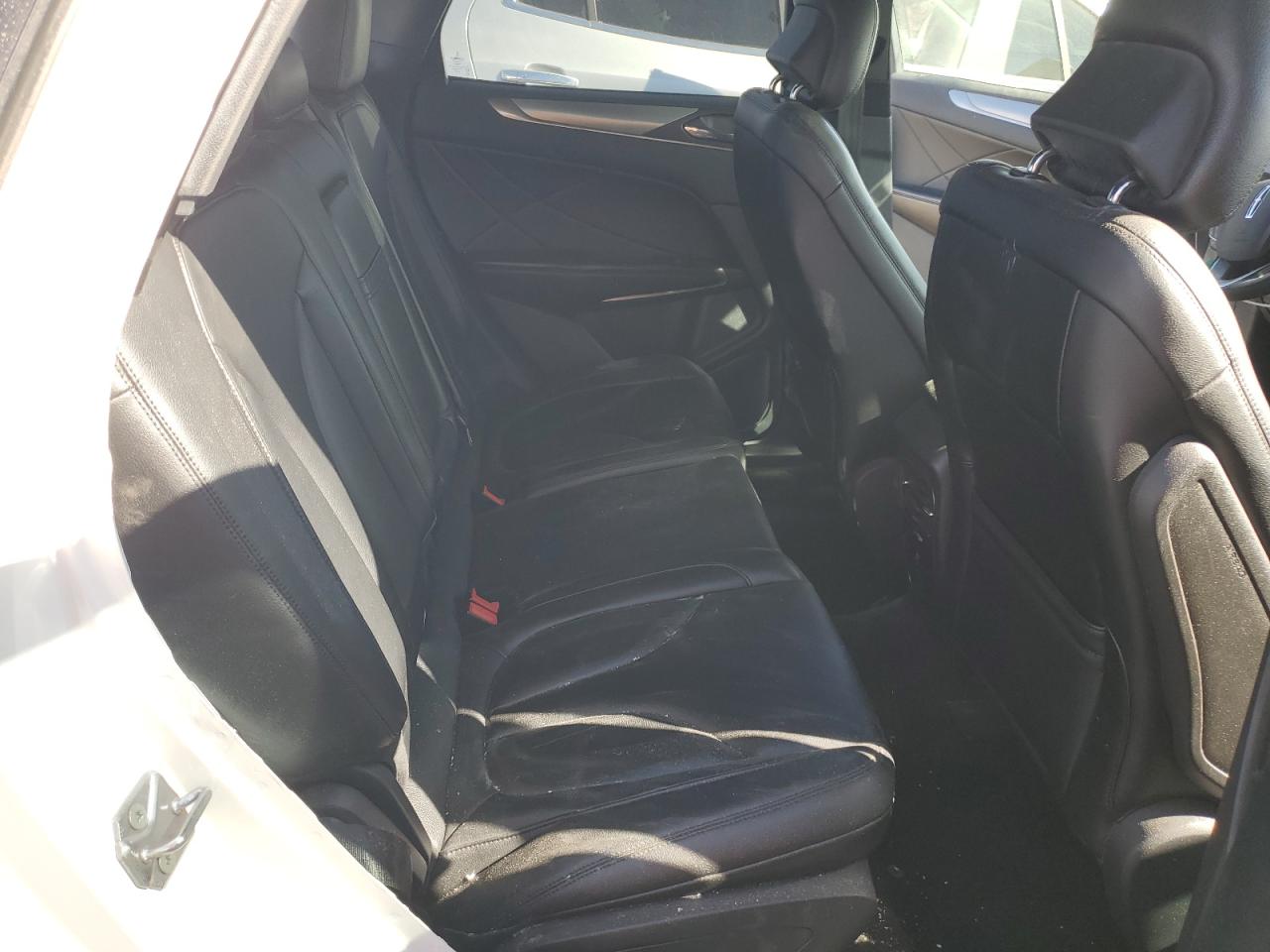 2016 Lincoln MKC - Image 11