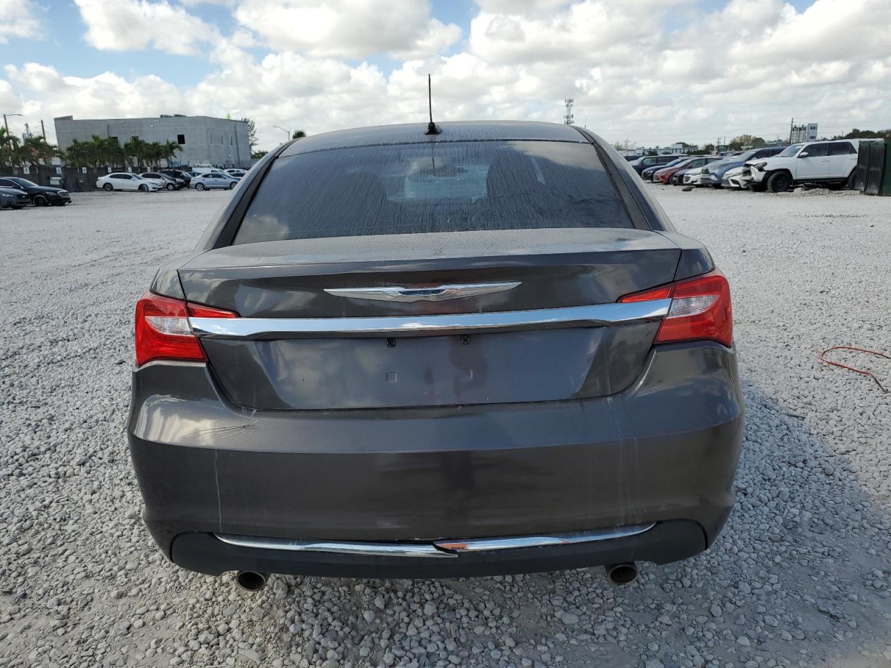2014 Chrysler 200 - Image 6