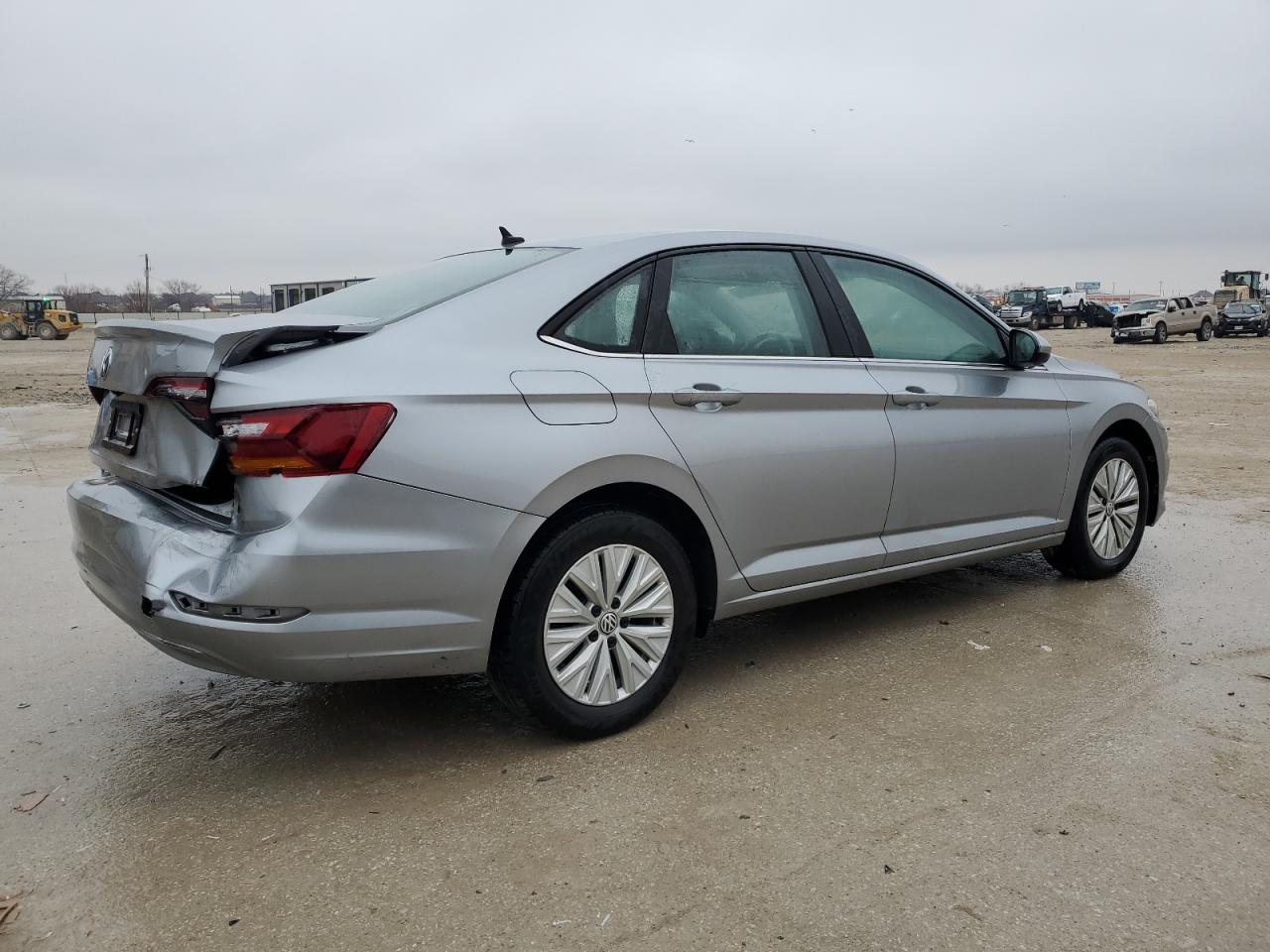 2019 Volkswagen Jetta - Image 3