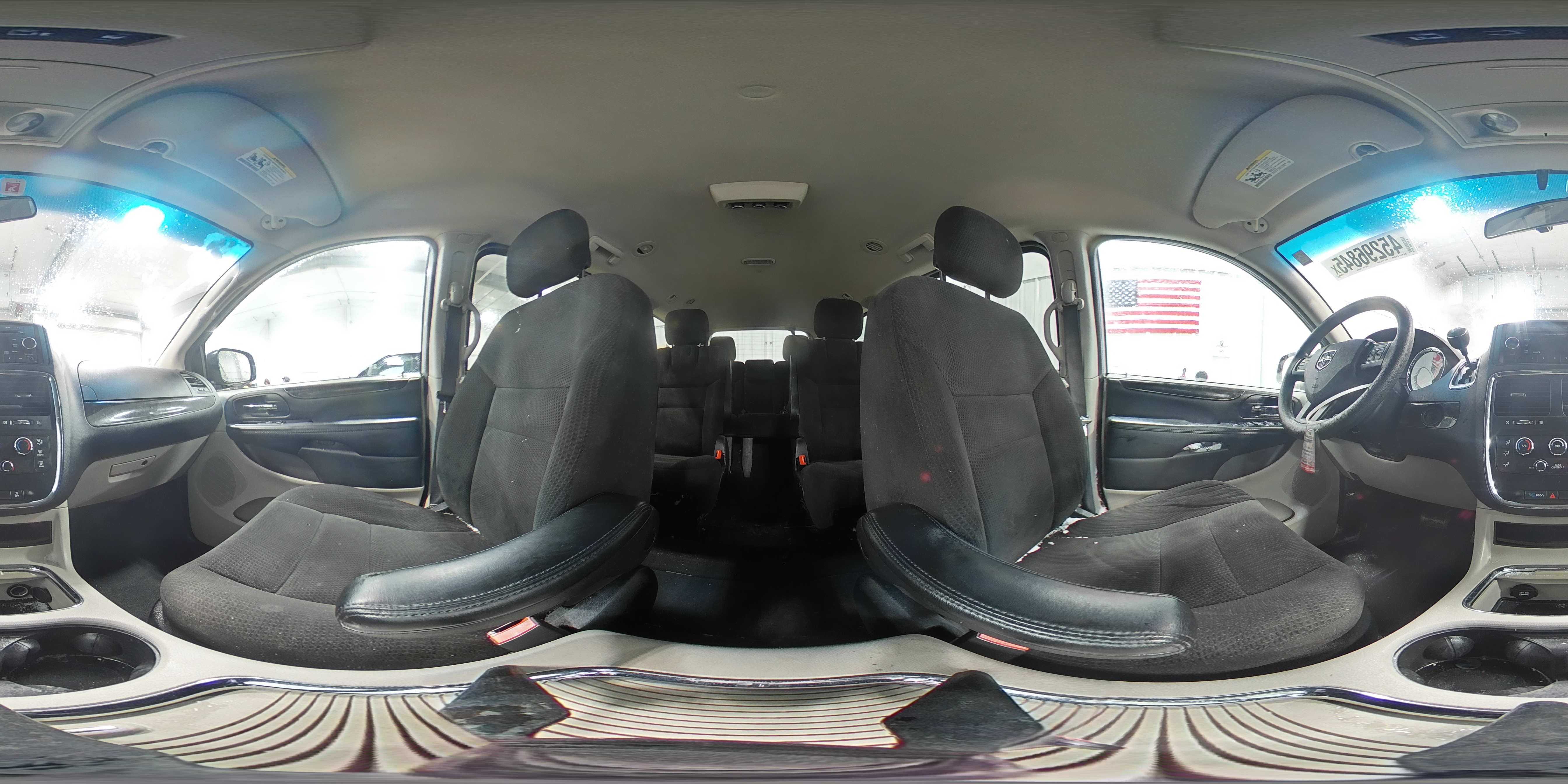 2016 Dodge Caravan - Image 16