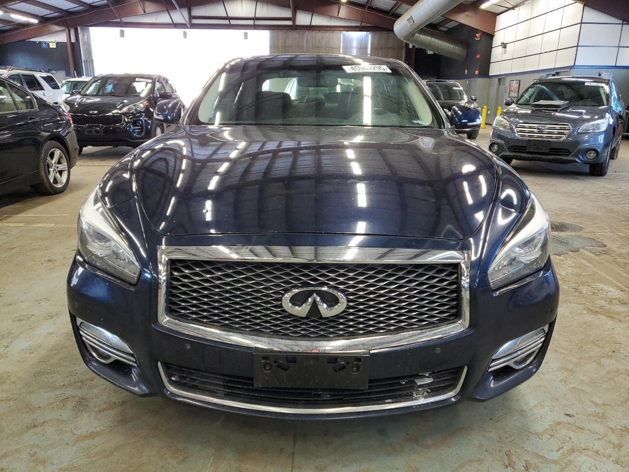 2016 Infiniti Q70 - Image 5
