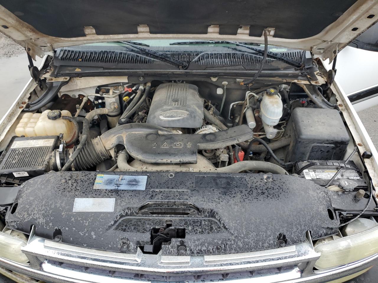 2004 Chevrolet Tahoe - Image 14