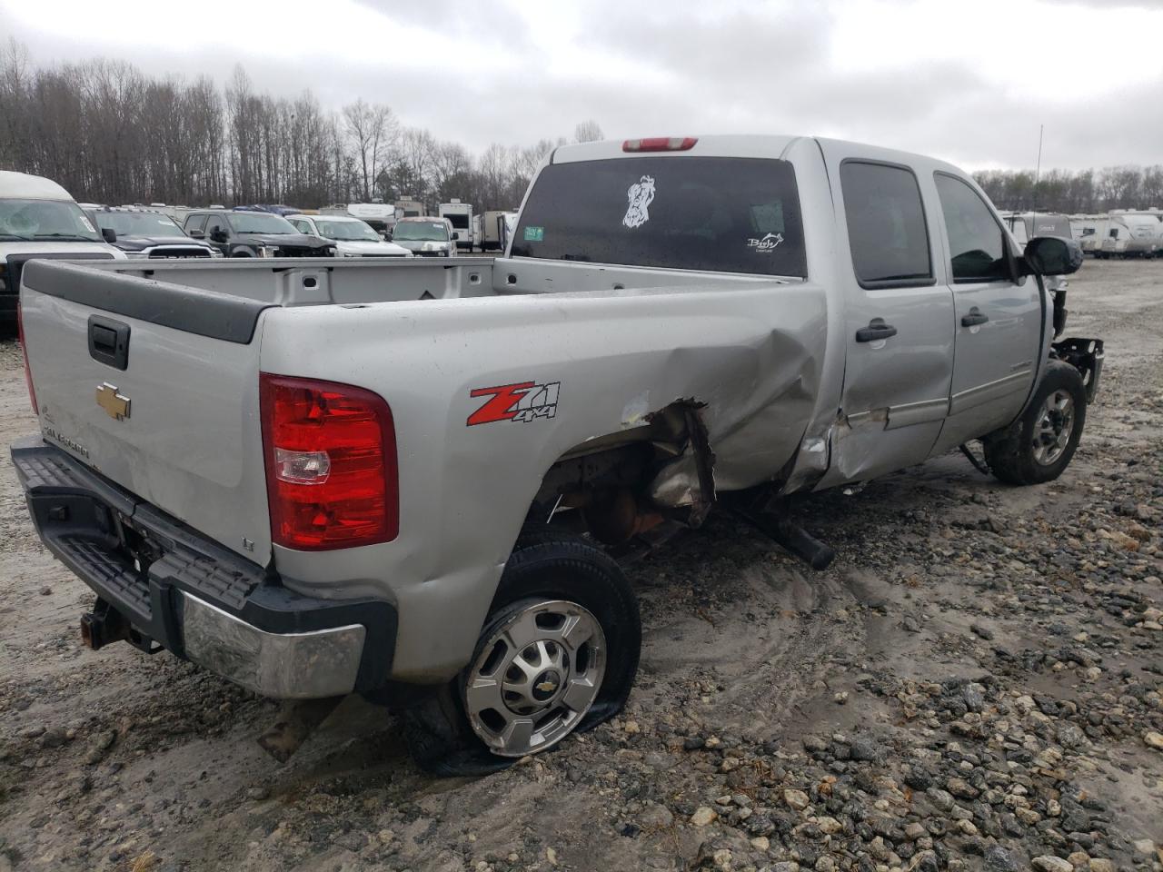 2011 Chevrolet Silverado - Image 3