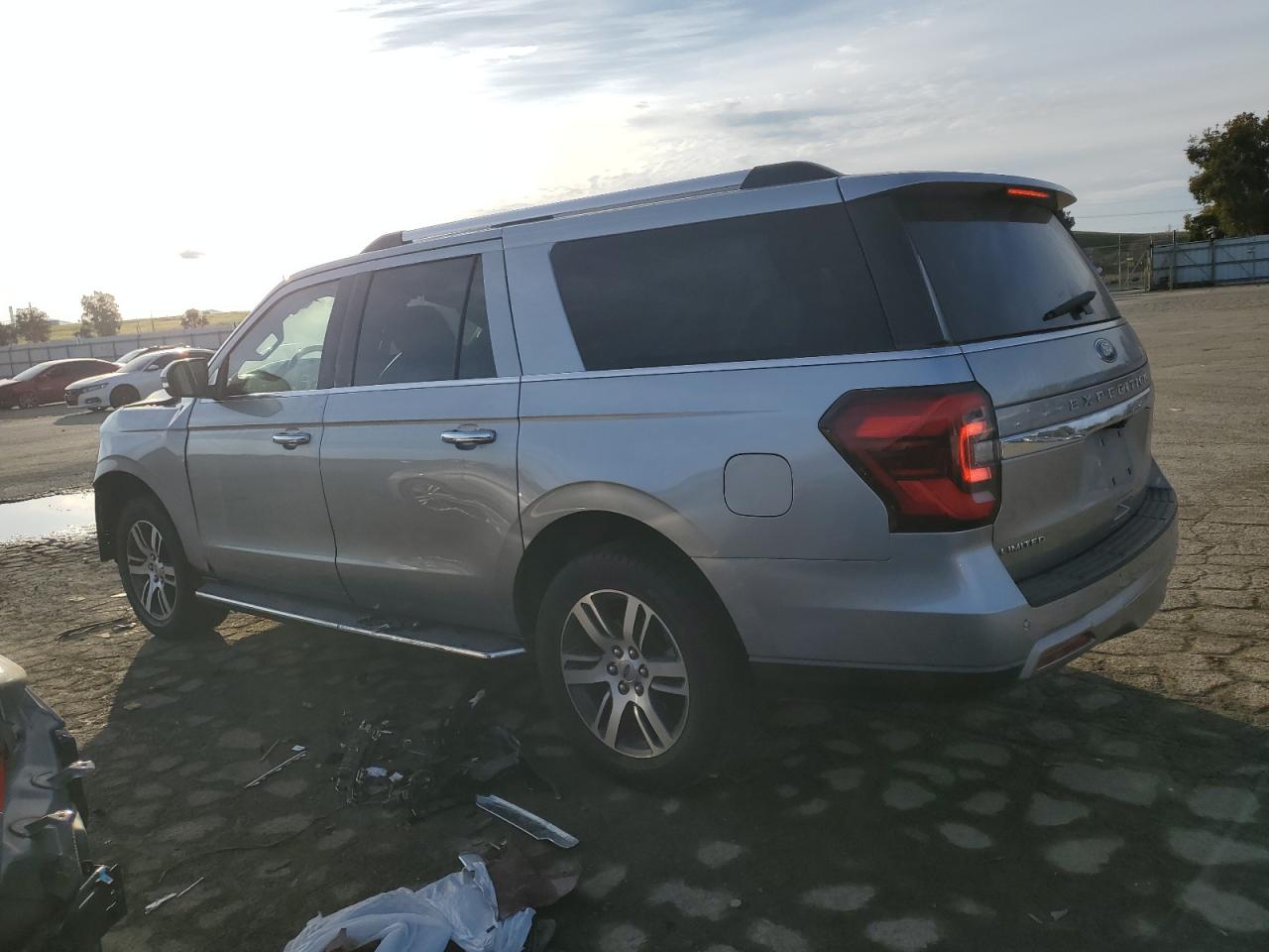 2022 Ford Expedition - Image 2