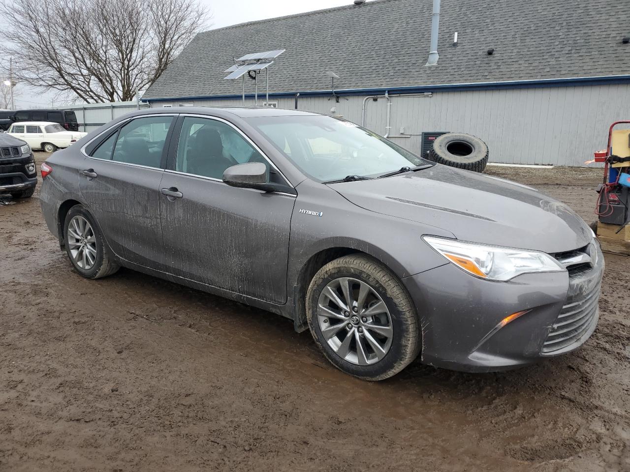 2017 Toyota Camry - Image 4