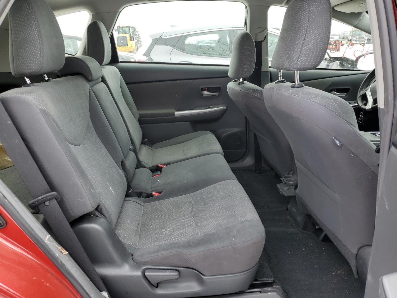 2014 Toyota Prius - Image 10