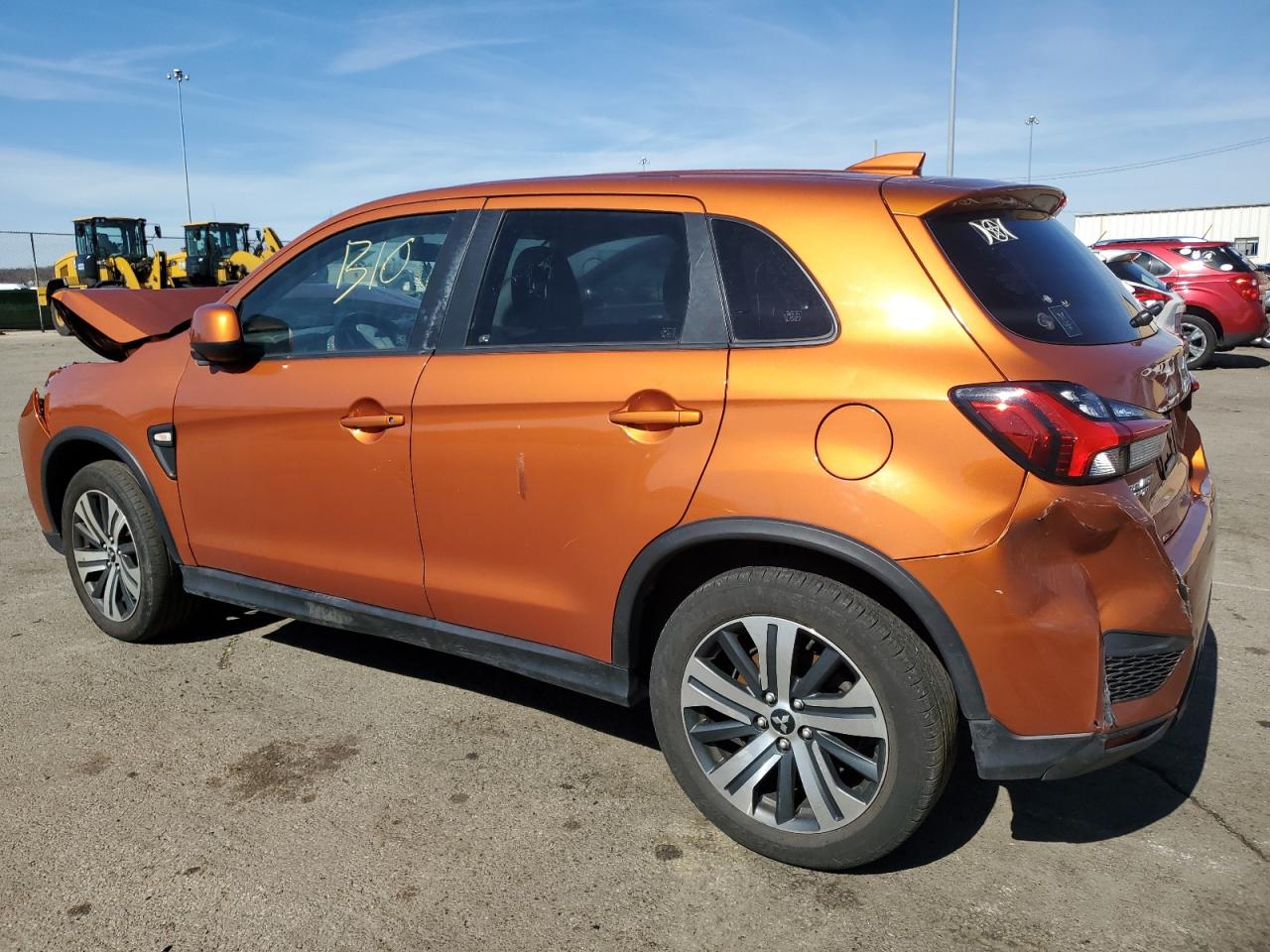 2020 Mitsubishi Outlander - Image 2