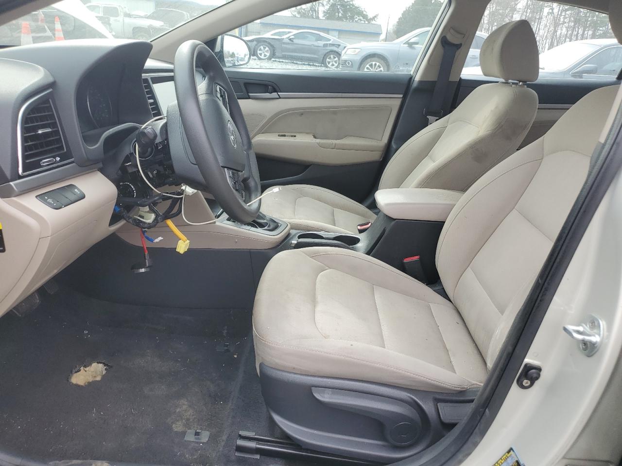 2017 Hyundai Elantra - Image 7