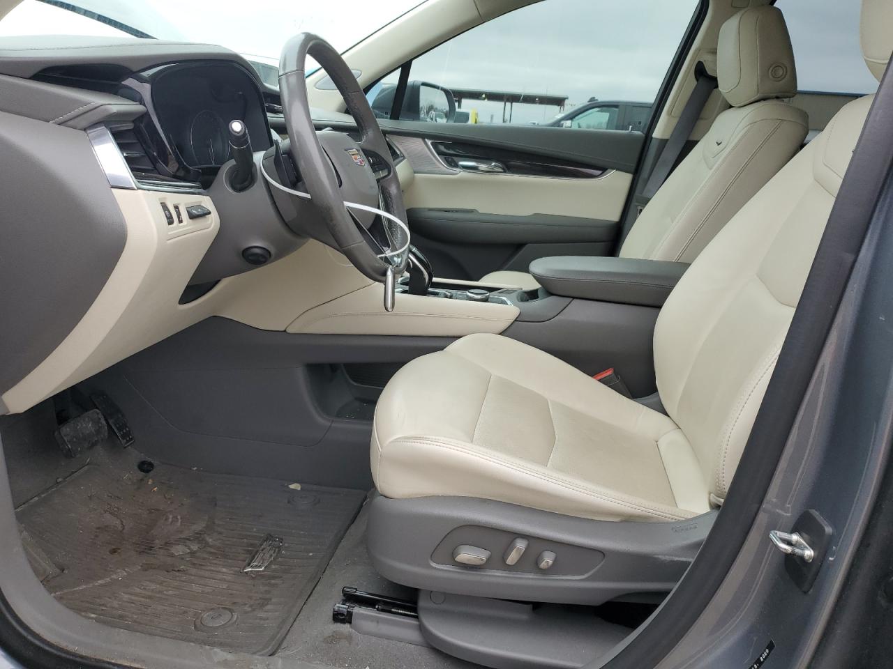 2020 Cadillac XT6 - Image 7