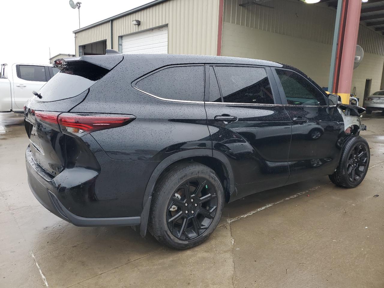 2024 Toyota Highlander - Image 3