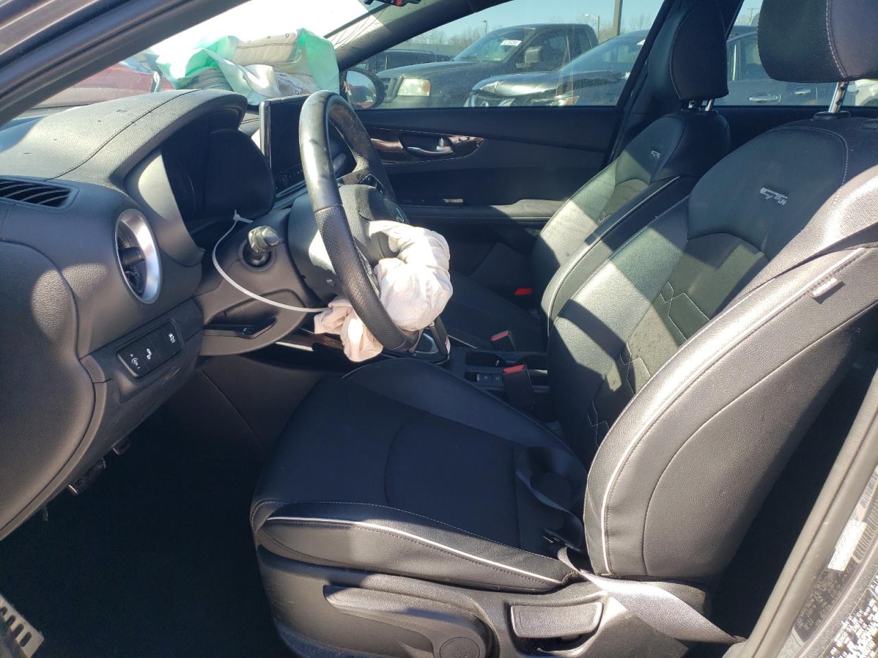 2023 Kia Forte - Image 7