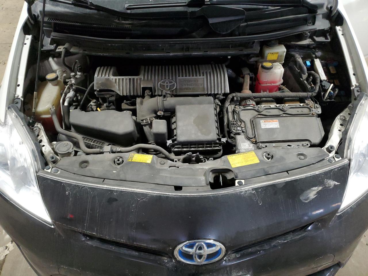 2014 Toyota Prius - Image 12