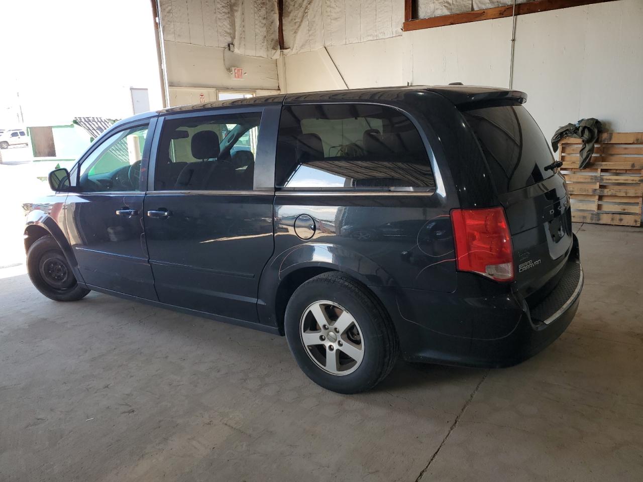 2012 Dodge Caravan - Image 2