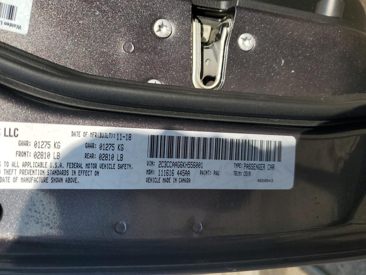 2019 Chrysler 300 - Image 13