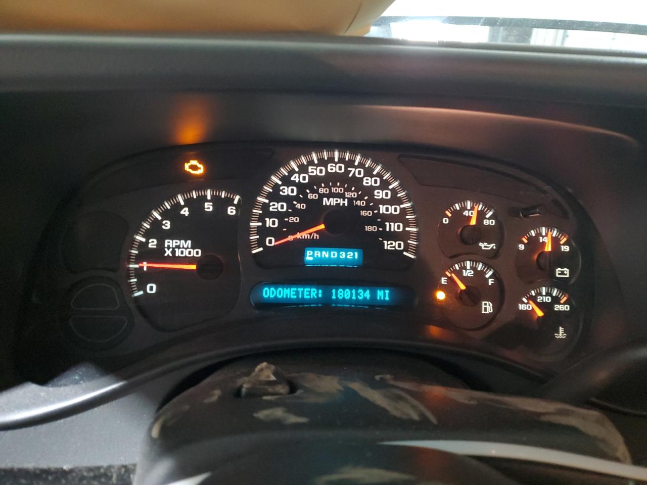 2004 Chevrolet Silverado - Image 9