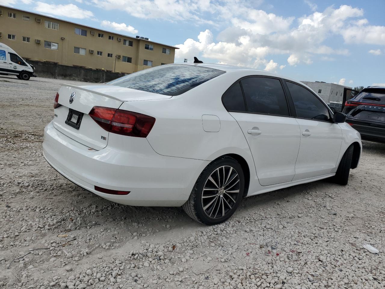 2016 Volkswagen Jetta - Image 3