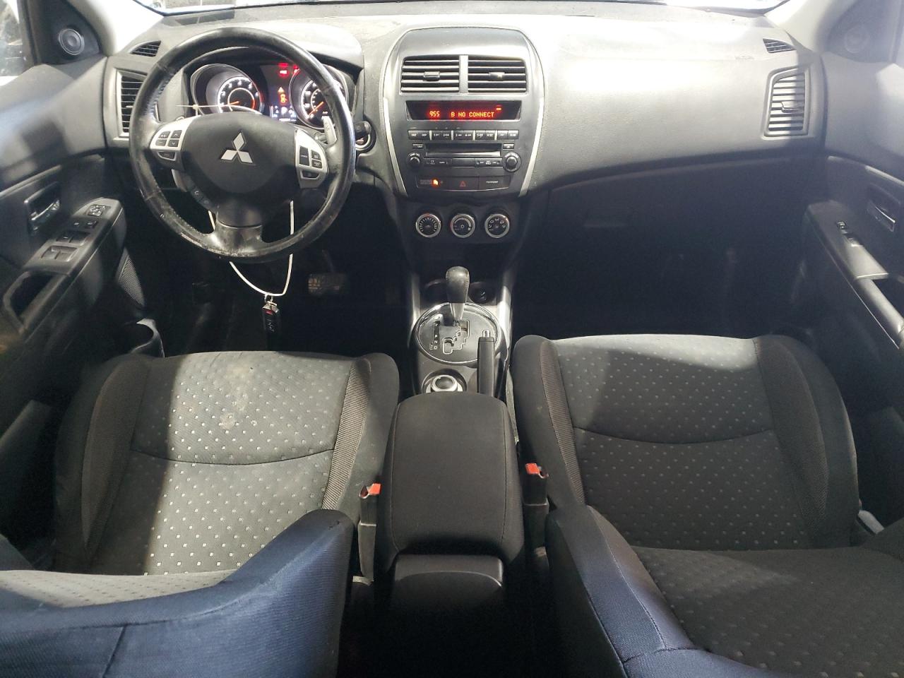 2011 Mitsubishi Outlander - Image 8