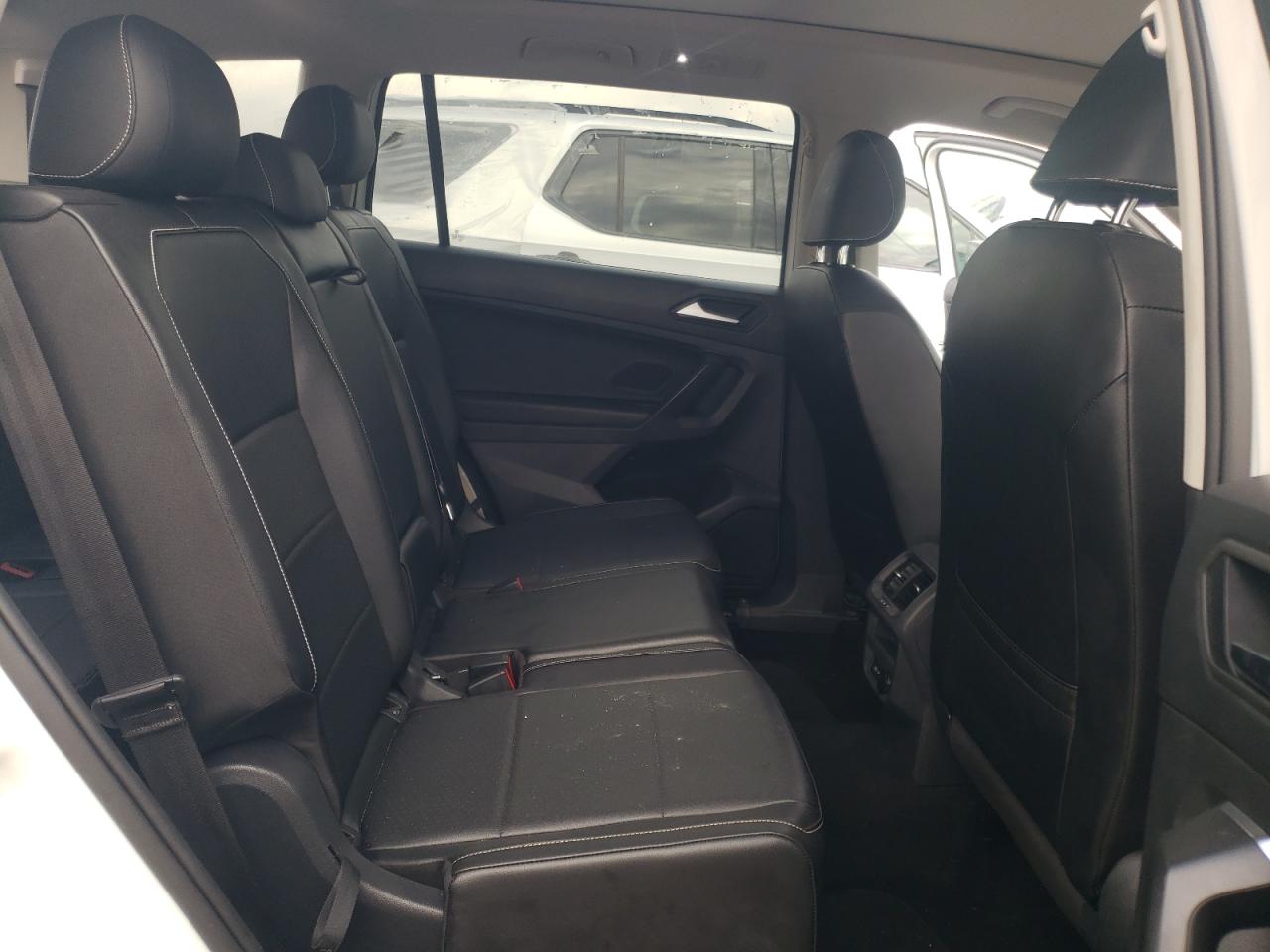 2021 Volkswagen Tiguan - Image 11