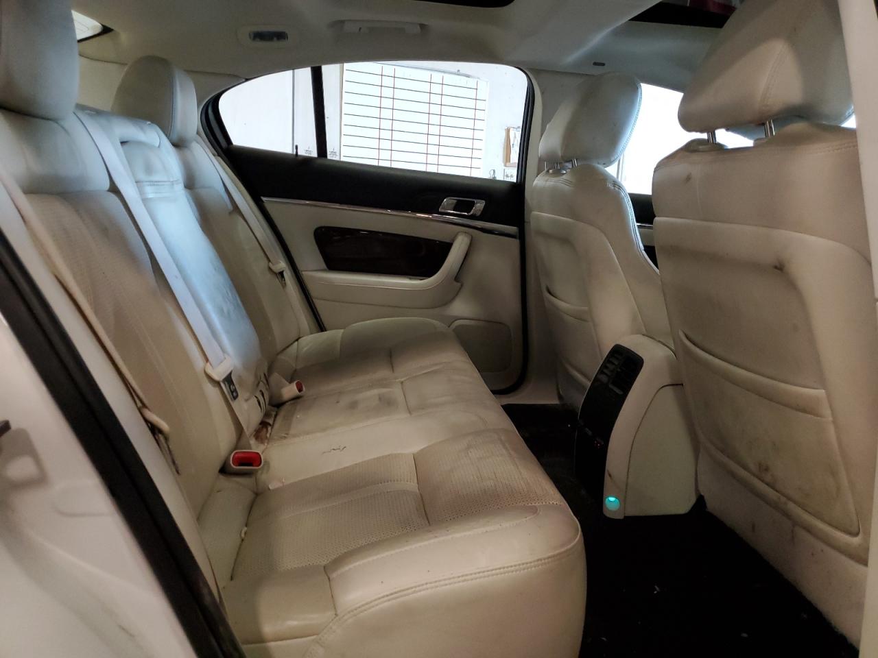 2010 Lincoln MKS - Image 10