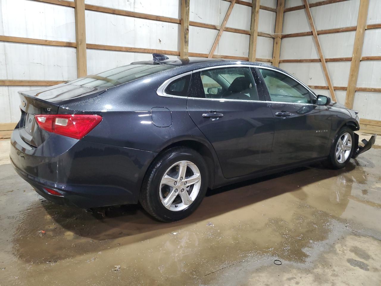 2023 Chevrolet Malibu - Image 3