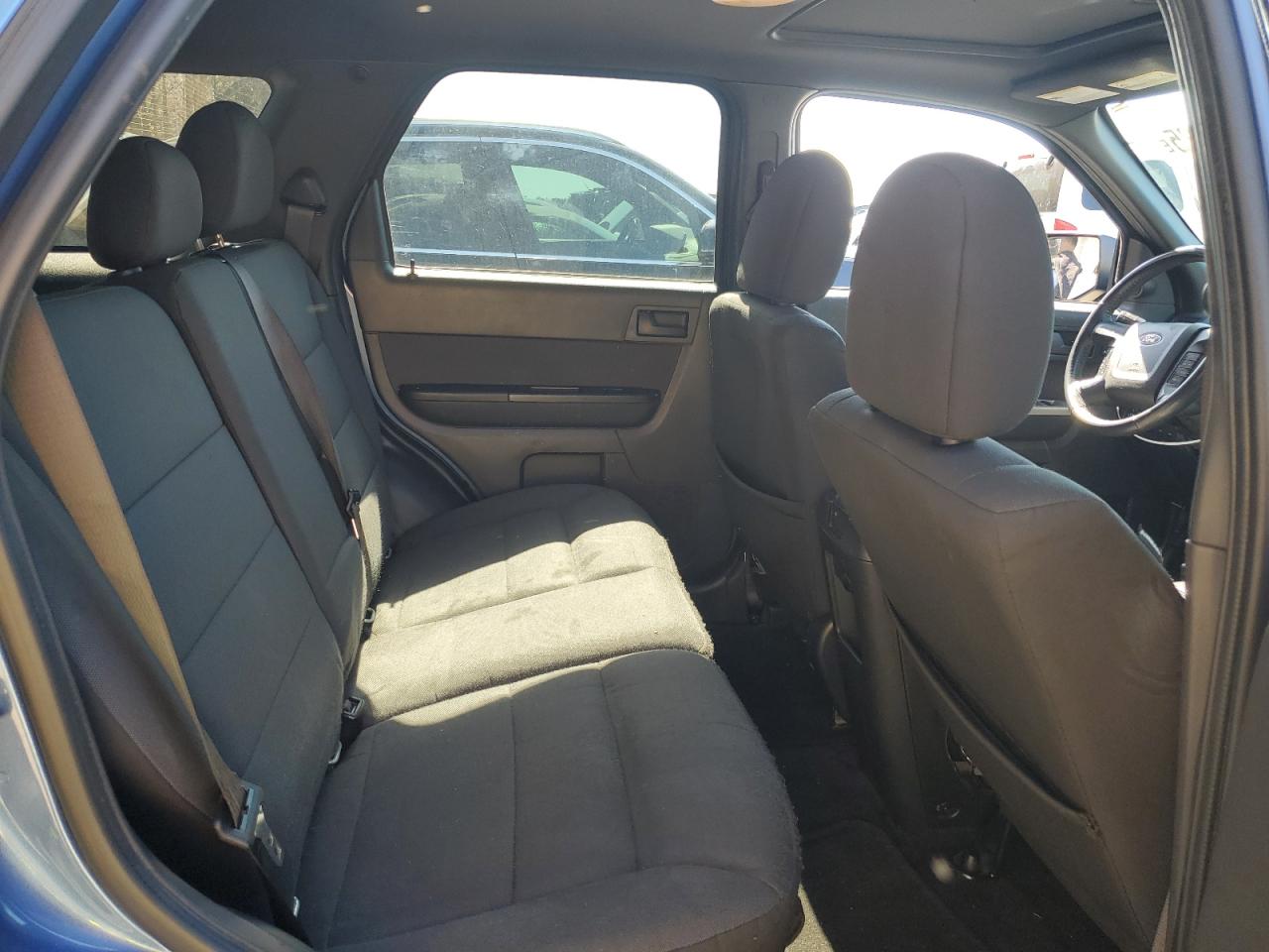 2010 Ford Escape - Image 11