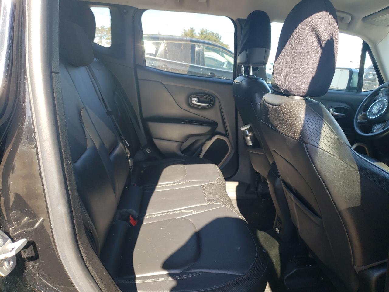 2016 Jeep Renegade - Image 10