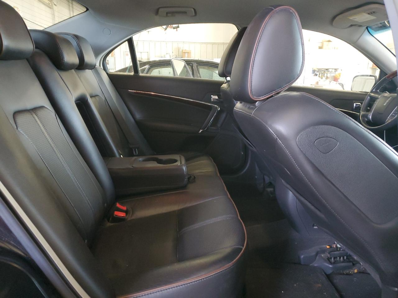 2010 Lincoln MKZ - Image 10
