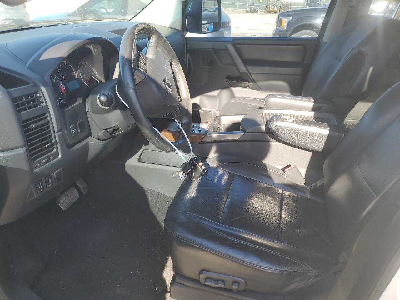 2008 Nissan Titan - Image 7