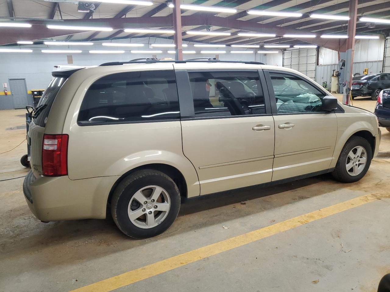 2010 Dodge Caravan - Image 3