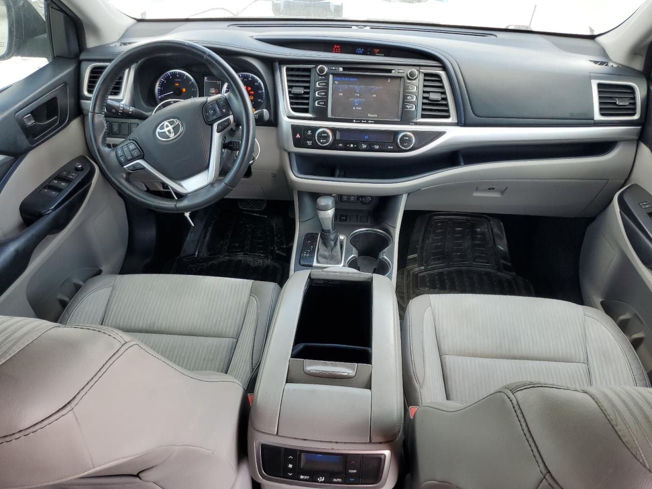 2018 Toyota Highlander Le VIN: 5TDZZRFH1JS252482 Lot: 45046465