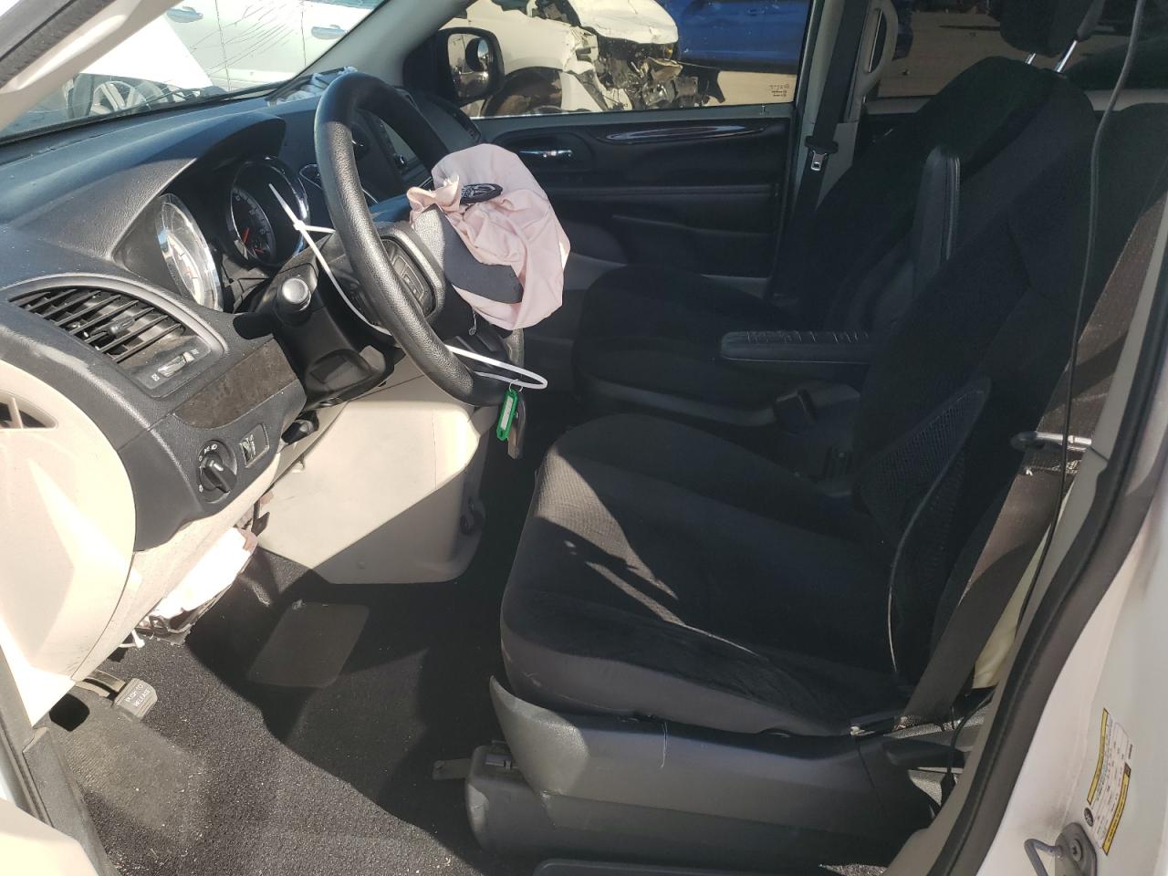 2019 Dodge Caravan - Image 7