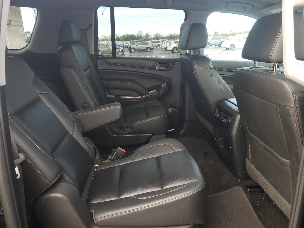 2017 Chevrolet Suburban - Image 11