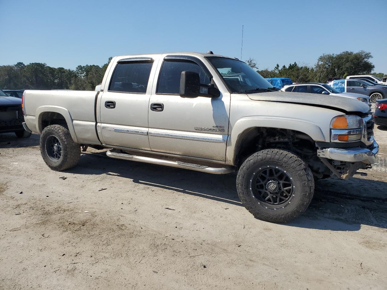 2004 GMC Sierra - Image 4