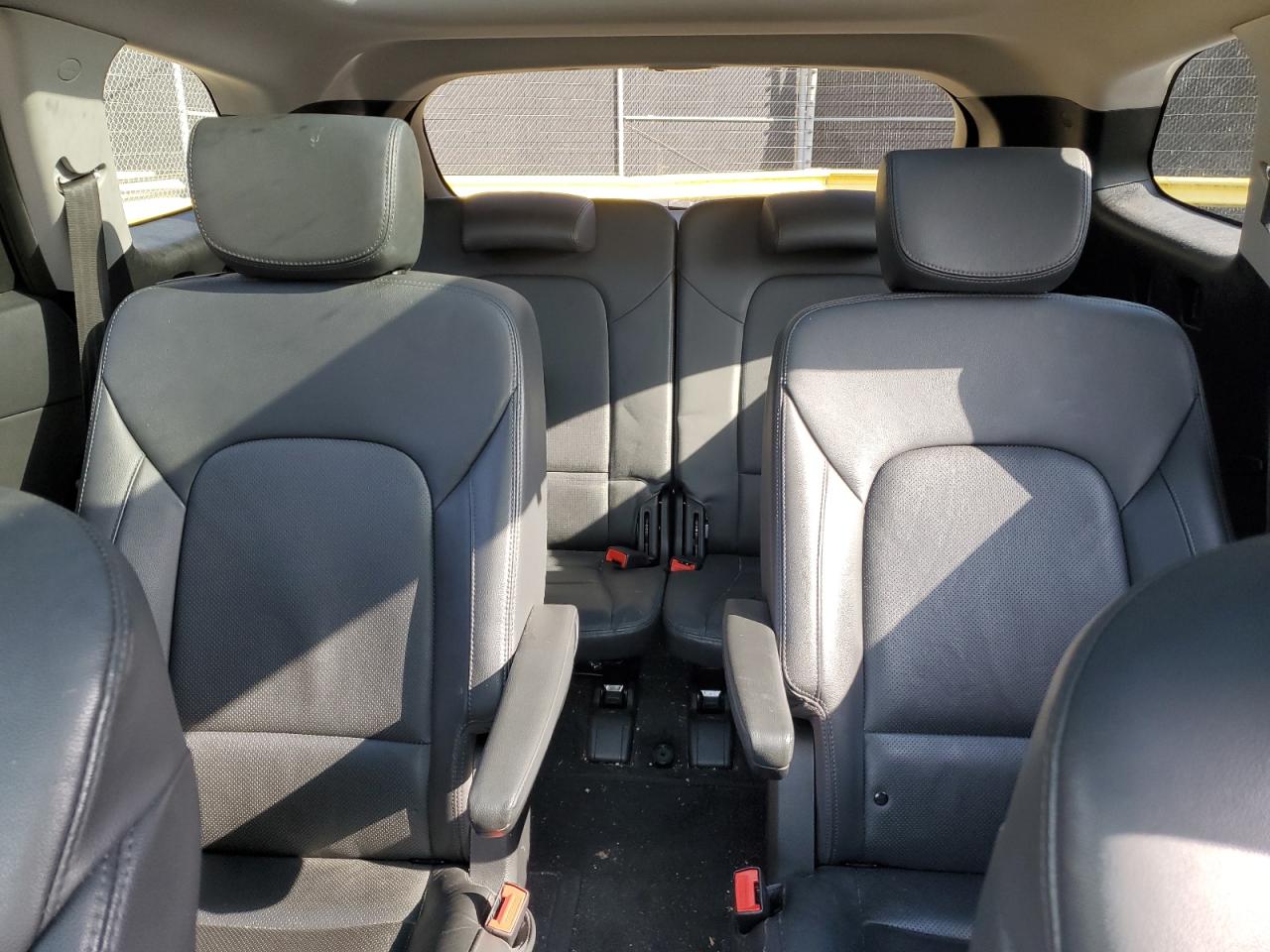 2018 Hyundai Santa Fe - Image 10
