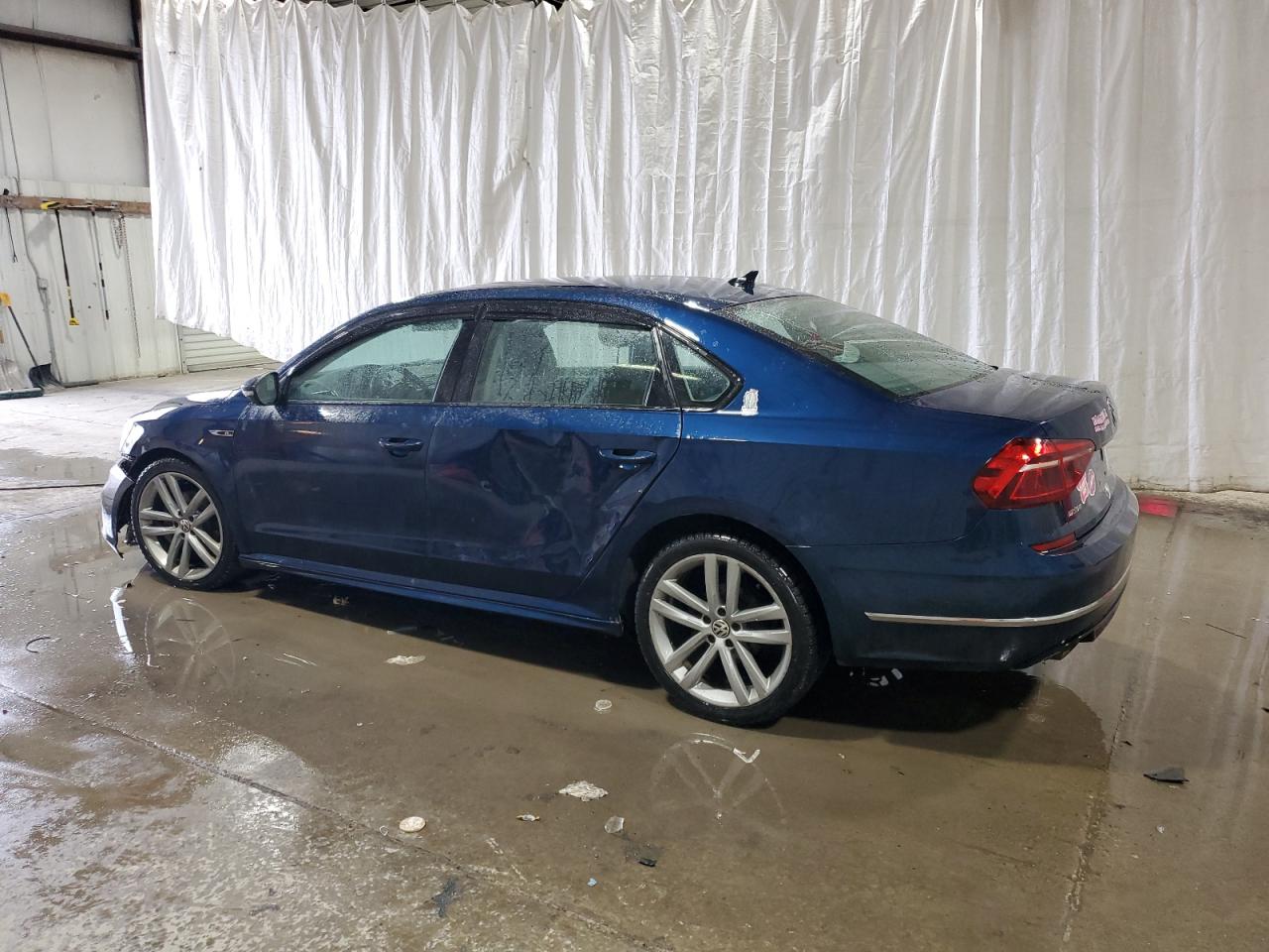 2018 Volkswagen Passat - Image 2