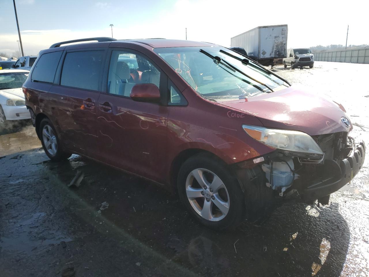 2015 Toyota Sienna - Image 4