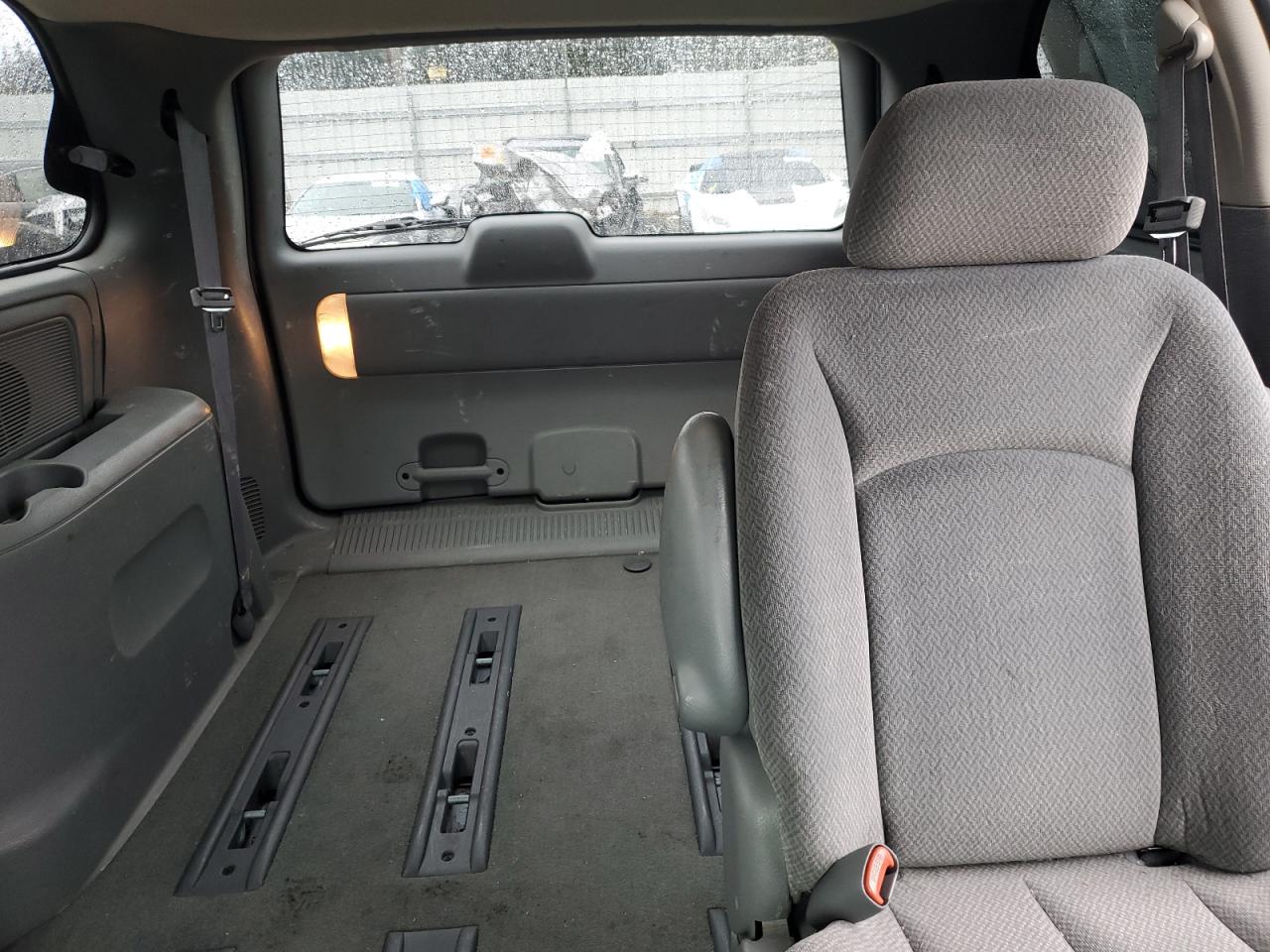 2006 Dodge Caravan - Image 10