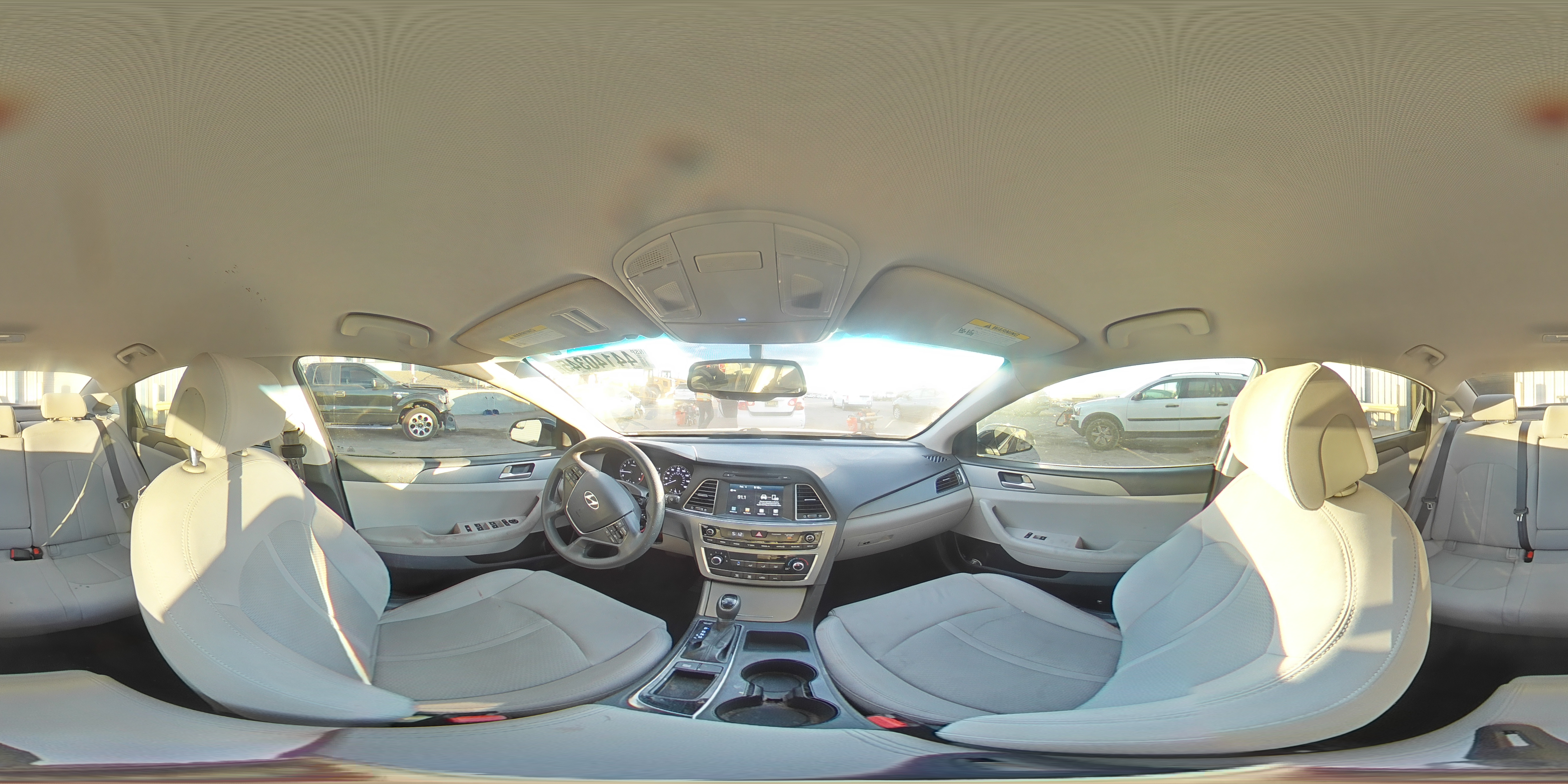2016 Hyundai Sonata - Image 12