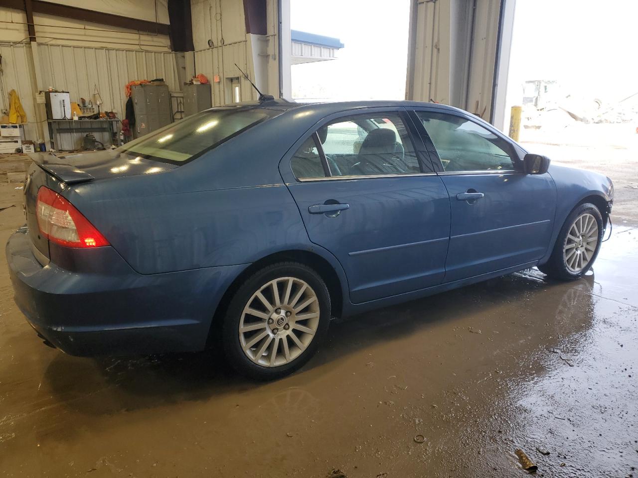 2009 Mercury Milan - Image 3