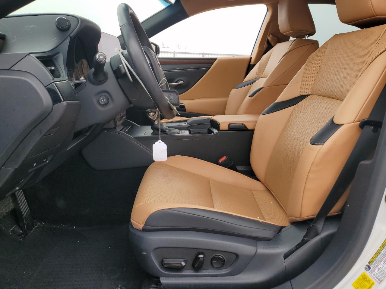 2022 Lexus ES - Image 7