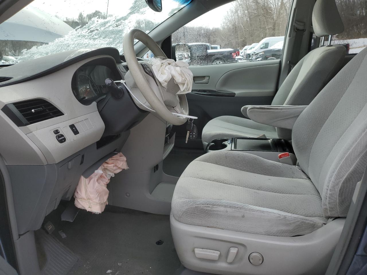 2014 Toyota Sienna - Image 7