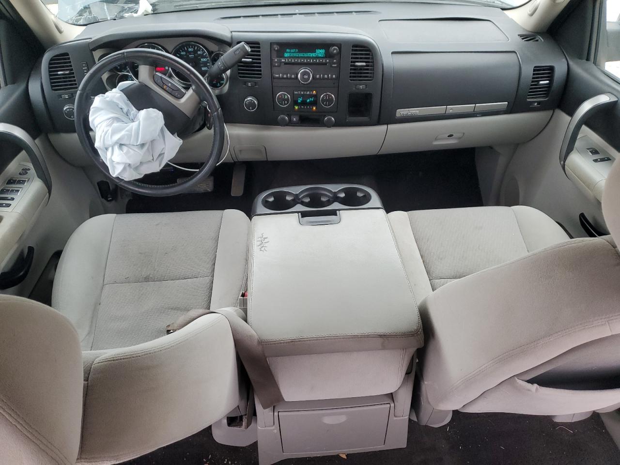 2009 Chevrolet Silverado - Image 8