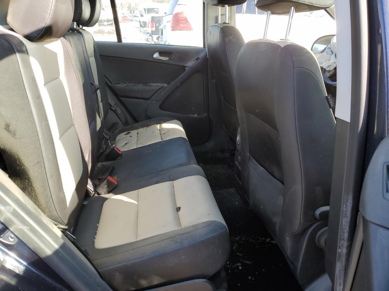 2016 Volkswagen Tiguan - Image 11